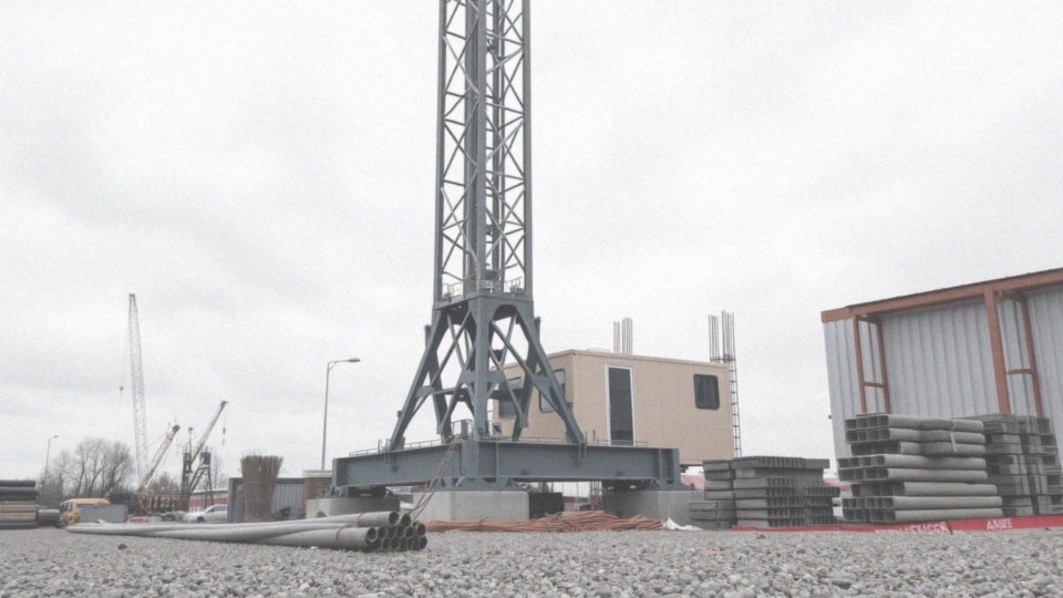 Jakie są średnie wynagrodzenia operatorów żurawi wieżowych?