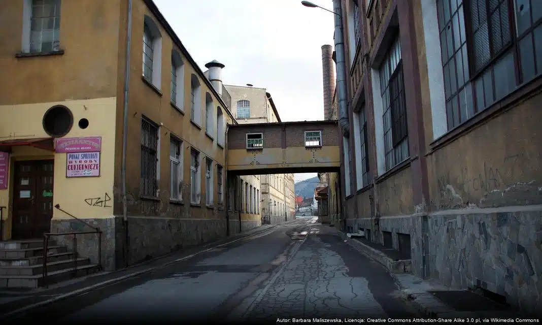 Uczniowie z Bielawy odwiedzili Komendę Powiatową Policji w Dzierżoniowie